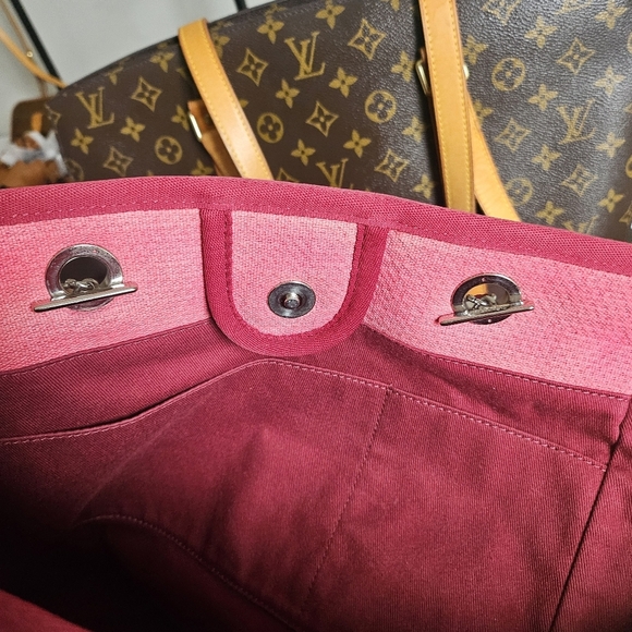 Chanel Deauville Tote Red Canvas 31 Rue Cambon - Picture 15 of 16